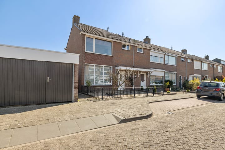 Foto 30 van Resedastraat 1