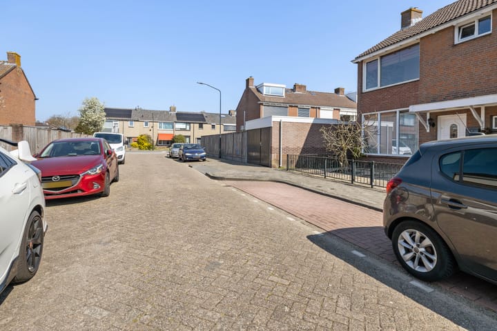 Foto 33 van Resedastraat 1