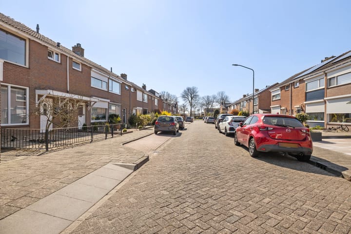 Foto 34 van Resedastraat 1