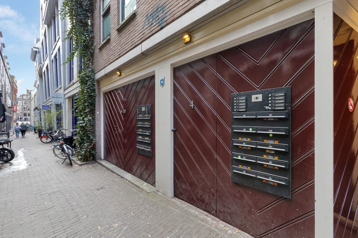 Foto 38 van Oudezijds Armsteeg 4-F