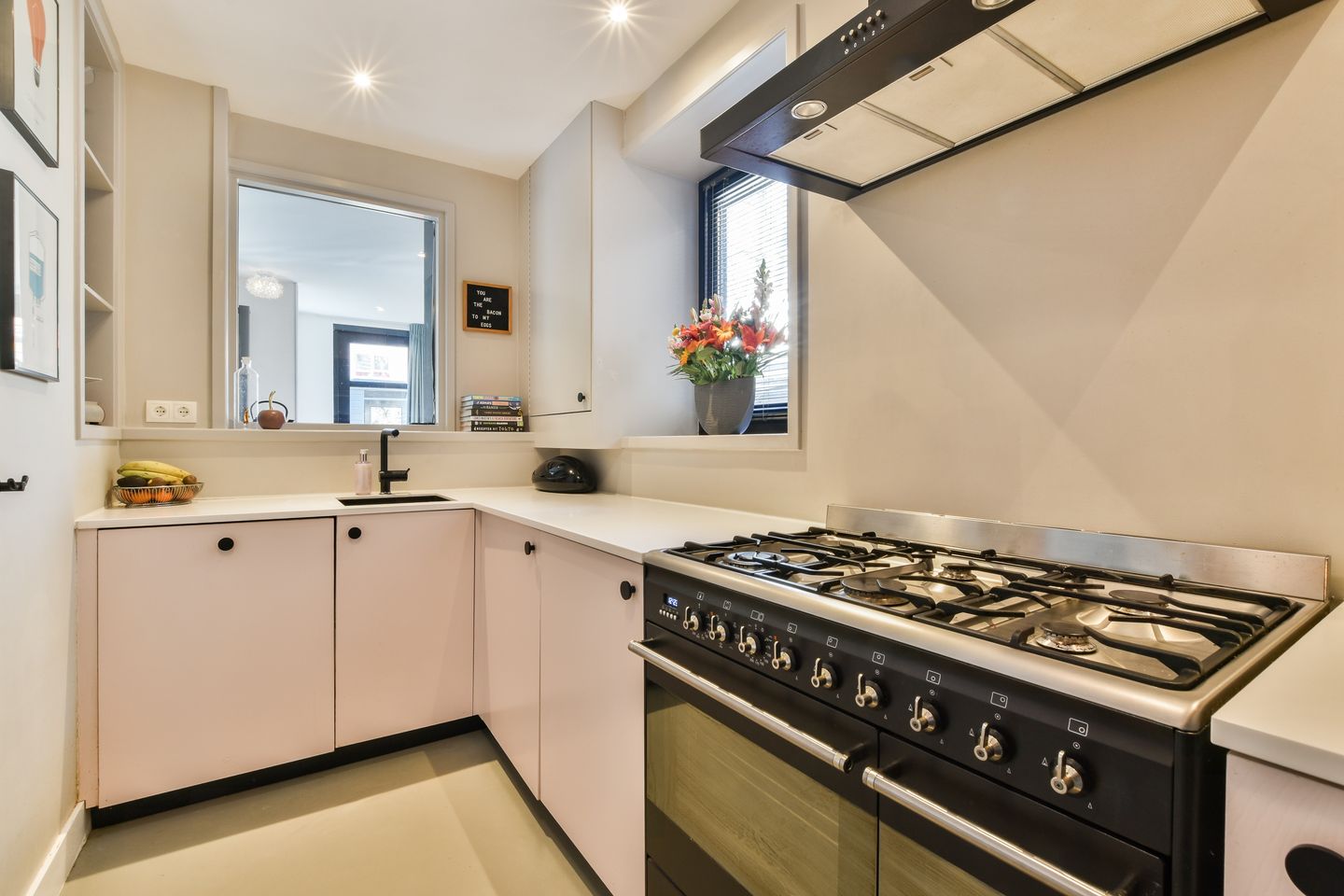 Photo 10 of Laing's Nekstraat 48-H