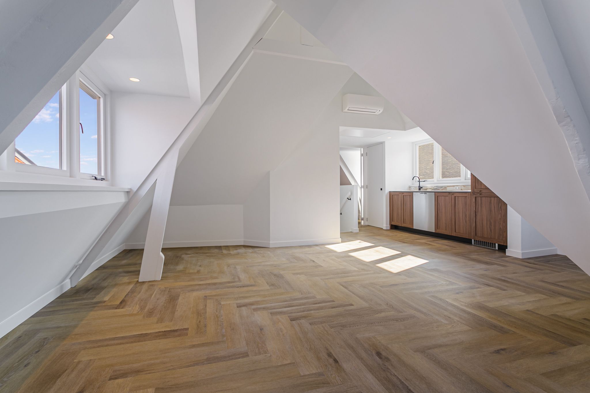 Photo 3 of Landstraat 8-C