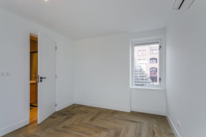 Foto 18 van Landstraat 8-B