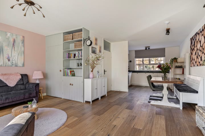 Photo 4 of Halve Maanstraat 28