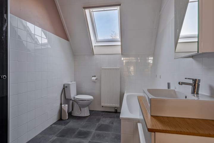 Photo 20 of Halve Maanstraat 28