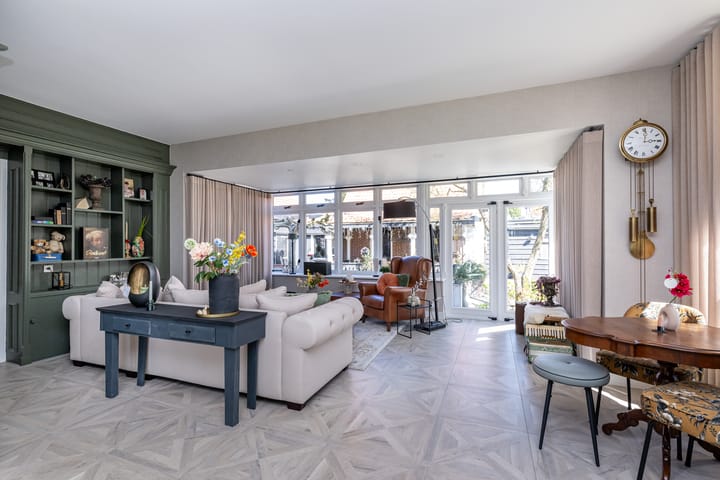 Foto 10 van Louis Bouwmeesterplein 2