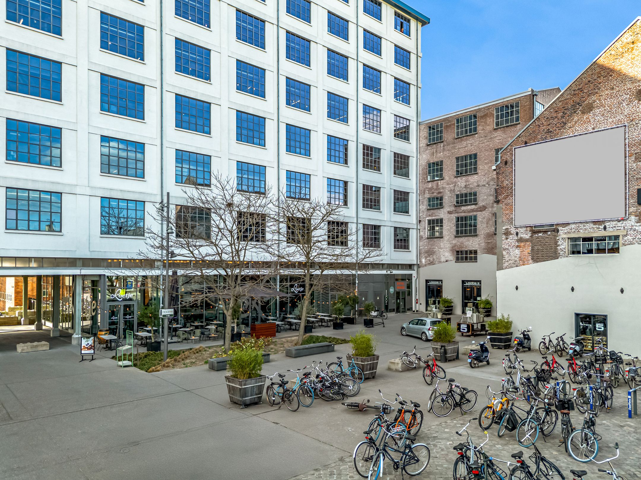 Foto 45 van Sphinxcour 6-K03