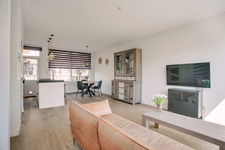 Foto 4 van Van der Waalsstraat 5-A