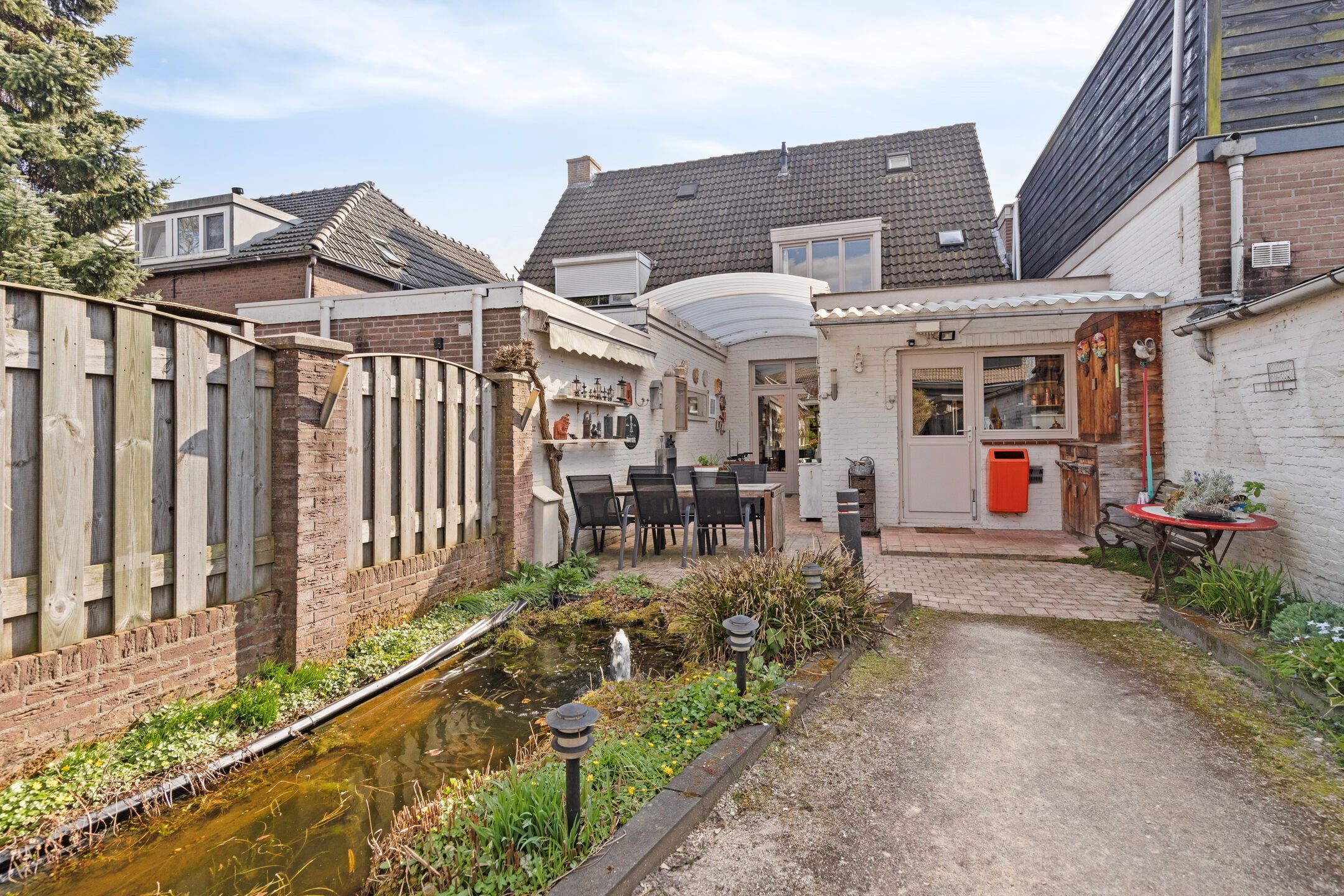 Foto 27 van Voorstraat 137