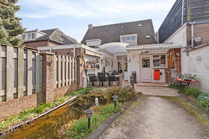 Foto 27 van Voorstraat 137