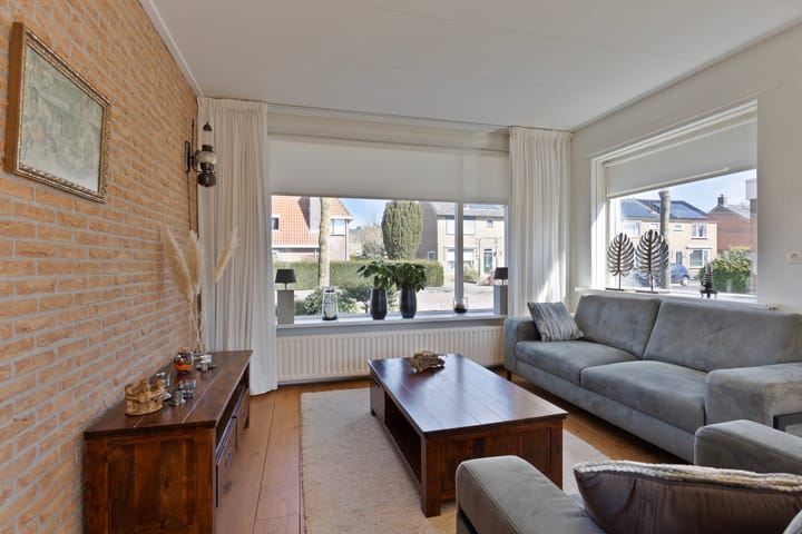 Photo 2 of Rozenstraat 34