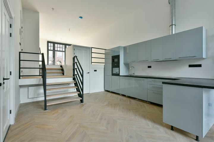 Photo 4 of Van Breestraat 86-H