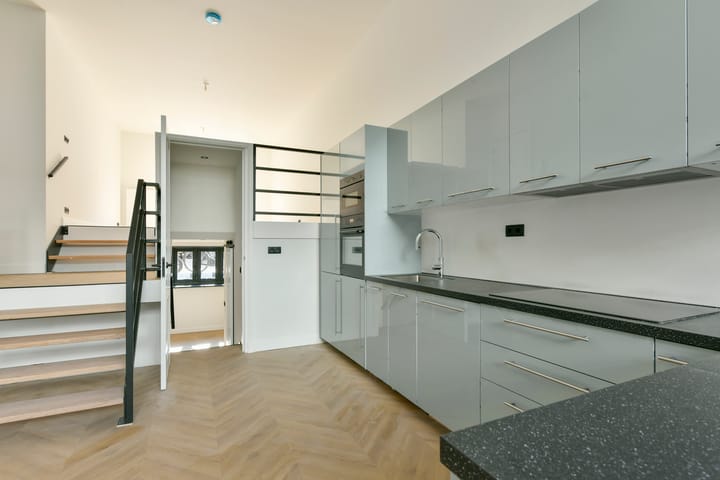 Photo 5 of Van Breestraat 86-H