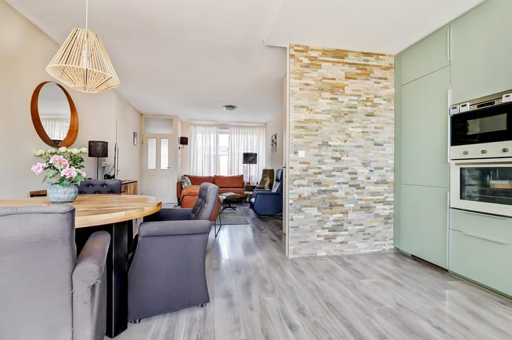 Foto 11 van De Gasperistraat 7