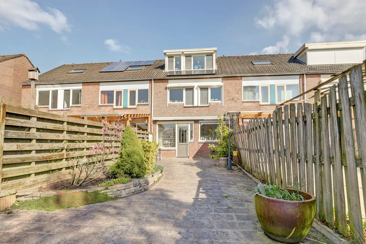 Foto 26 van De Gasperistraat 7