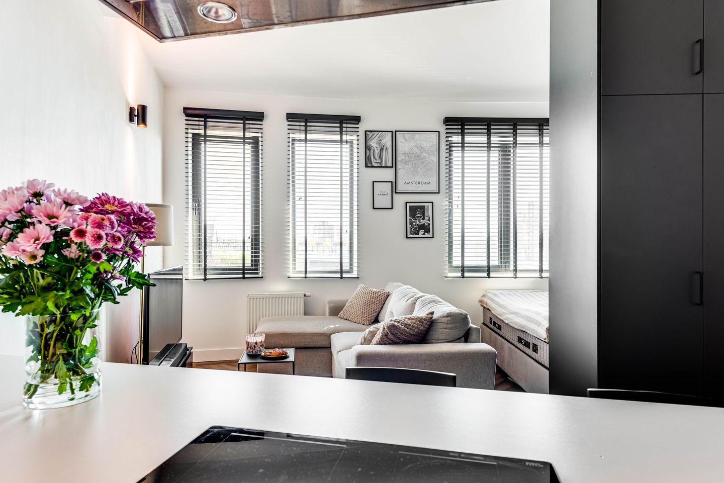 Foto 10 van Louis Armstrongweg 58-E