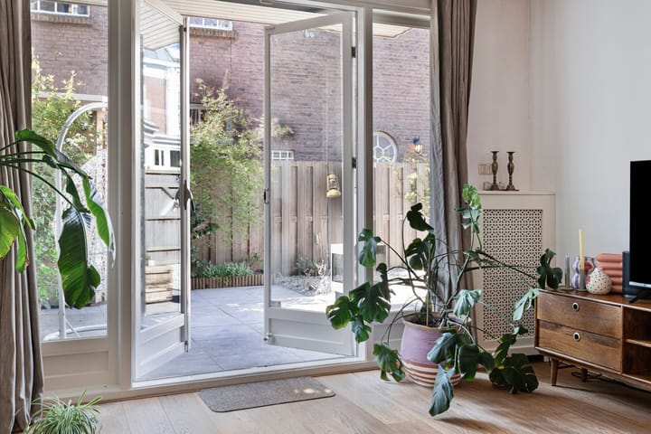 Photo 3 of Van de Spiegelstraat 10