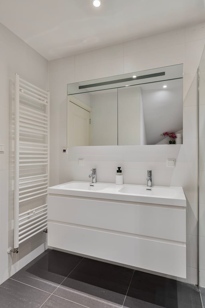 Photo 19 of Van de Spiegelstraat 10