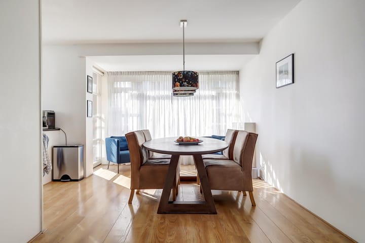 Foto 17 van Vrouw Avenweg 261