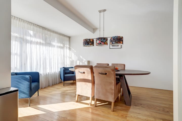 Foto 18 van Vrouw Avenweg 261