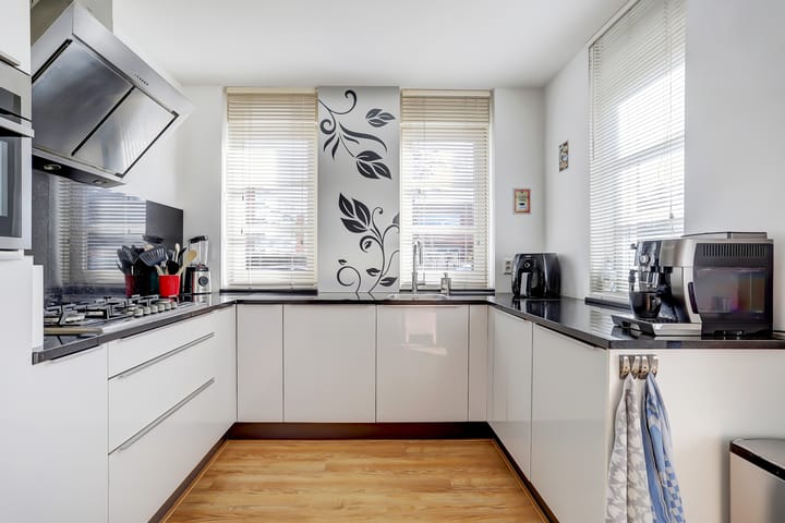 Foto 19 van Vrouw Avenweg 261