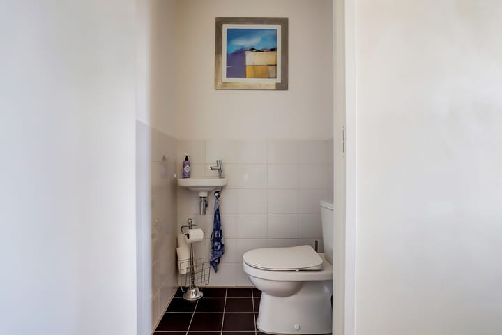 Foto 22 van Vrouw Avenweg 261