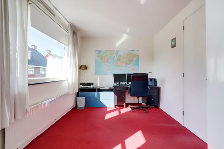 Foto 31 van Vrouw Avenweg 261