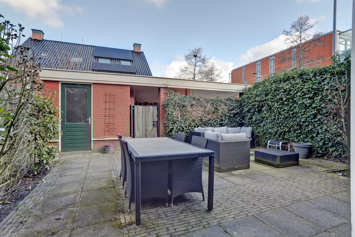 Foto 9 van Vrouw Avenweg 261