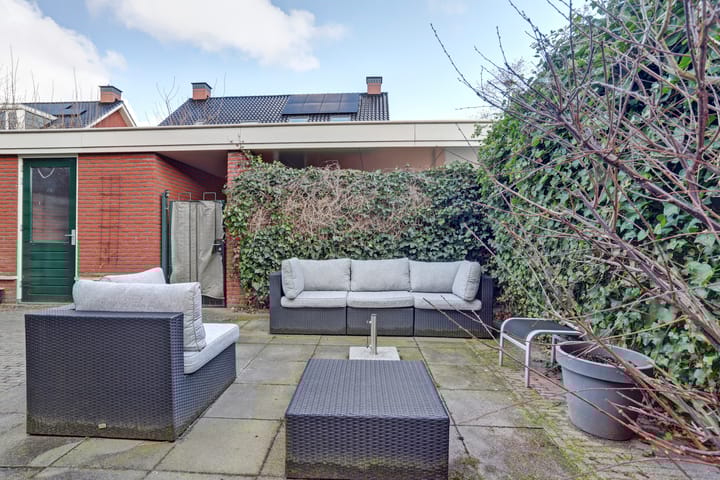 Foto 10 van Vrouw Avenweg 261