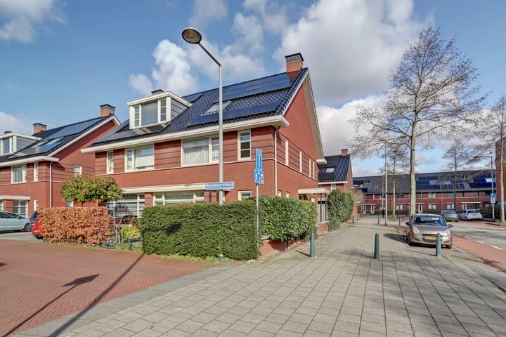 Foto 38 van Vrouw Avenweg 261