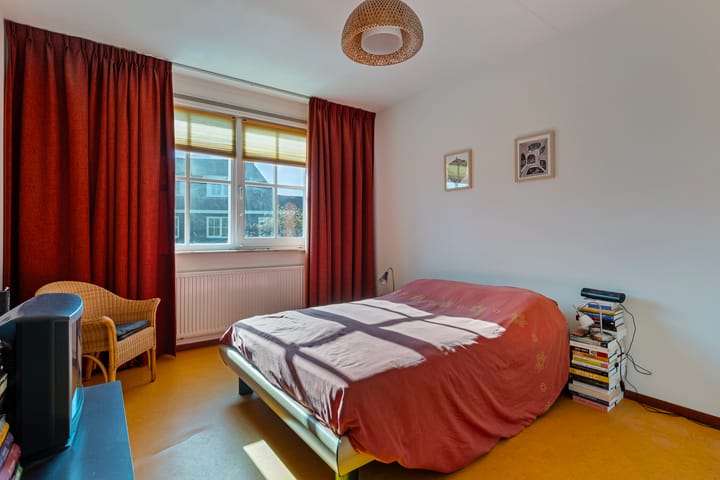 Foto 24 van van Hasseltstraat 12