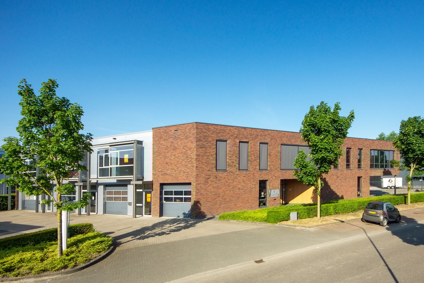 View photo 2 of De Beek 8-a