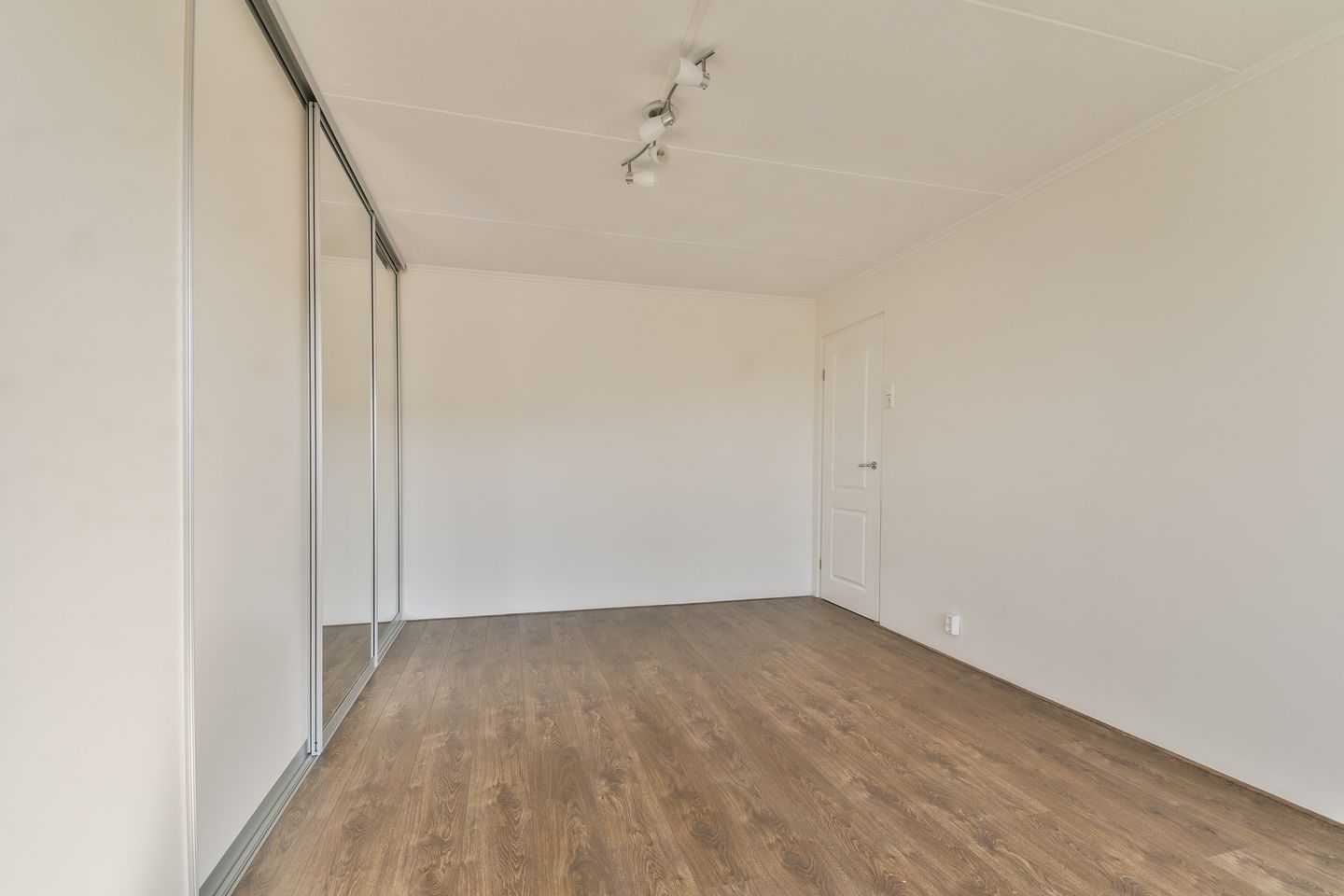 Foto 19 van Oostelijk Halfrond 50