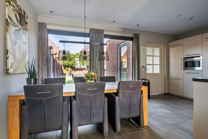 Foto 2 van Mouwersel 13