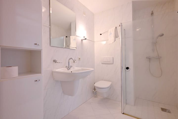 Photo 19 of Godebaldstraat 35