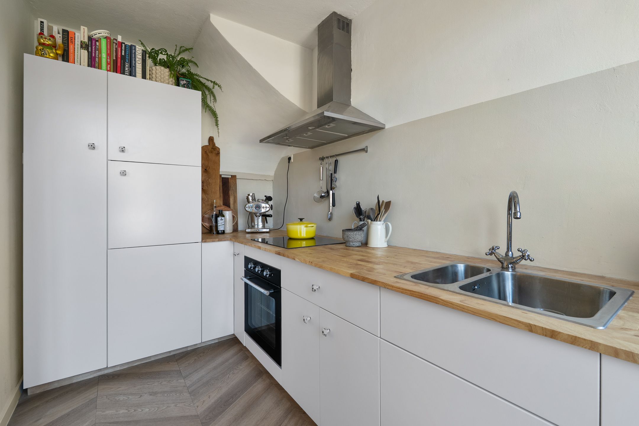 Foto 21 van Witte de Withstraat 1