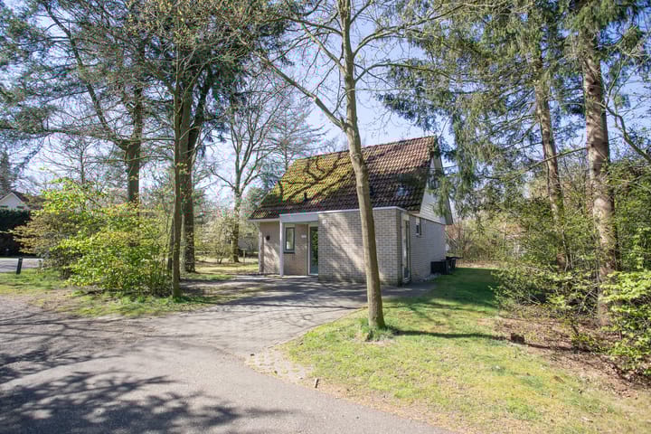 Photo 9 of Valkenlaan 23