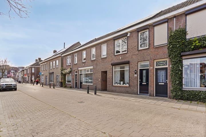 Foto 38 van Deken Sandersstraat 25