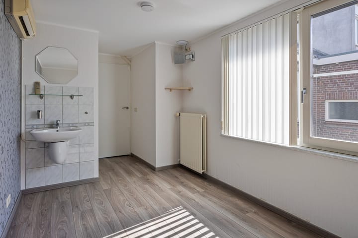 Foto 26 van Deken Sandersstraat 25