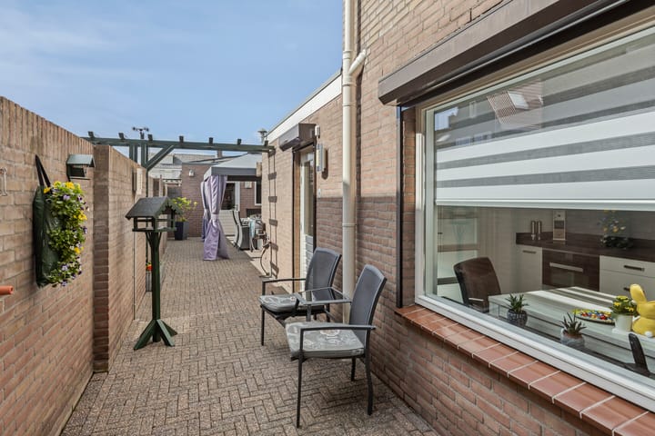 Foto 32 van Deken Sandersstraat 25