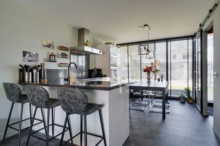 Foto 2 van Weegbree 85