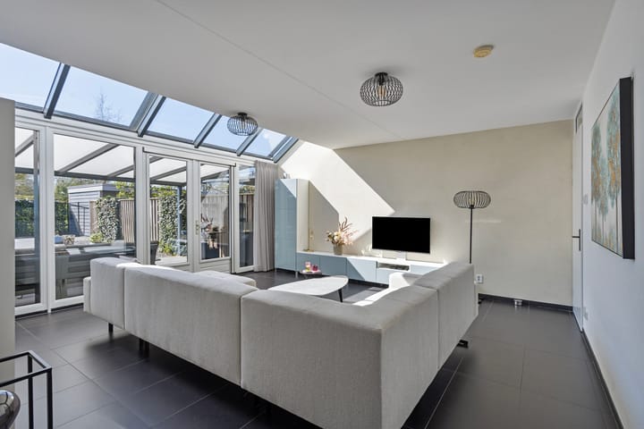 Foto 2 van Vaandrig 12