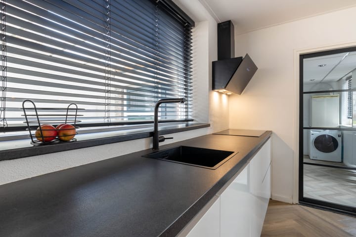 Foto 12 van Vriezenveenseweg 201