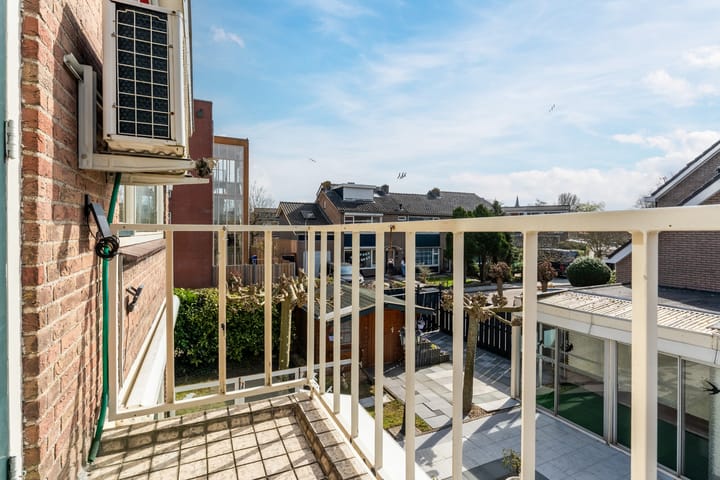 Foto 18 van Van Eesterensingel 8