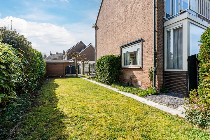 Foto 45 van Van Eesterensingel 8