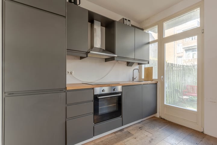 Photo 4 of Moerkerkestraat 59-A