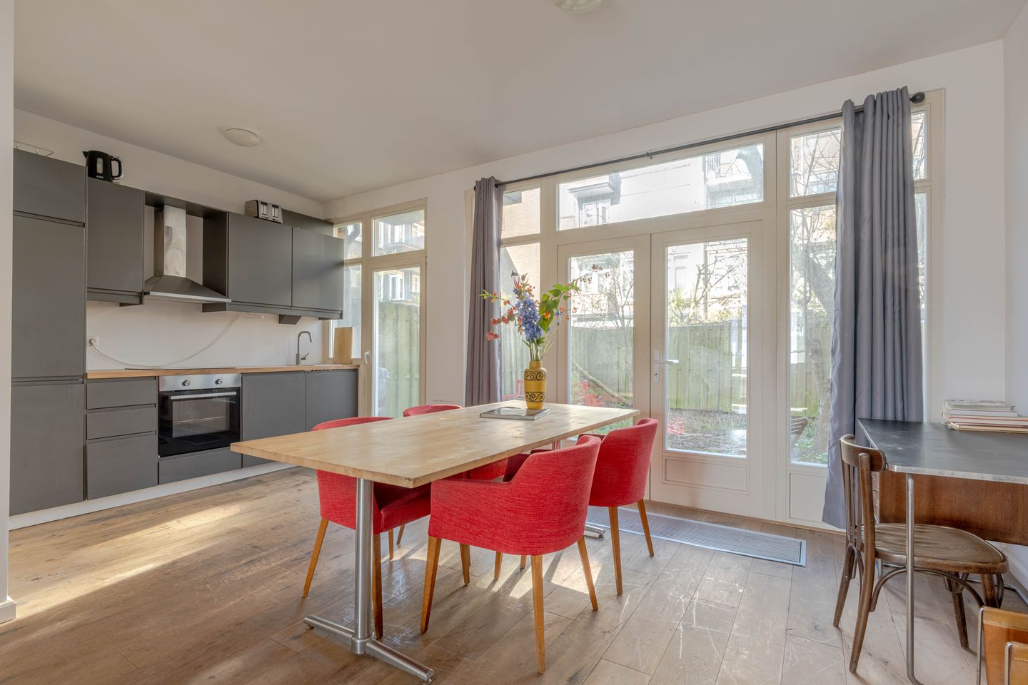 Photo 10 of Moerkerkestraat 59-A