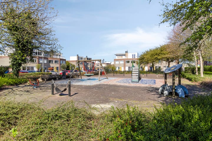 Foto 5 van Adrienne Solserpad 30