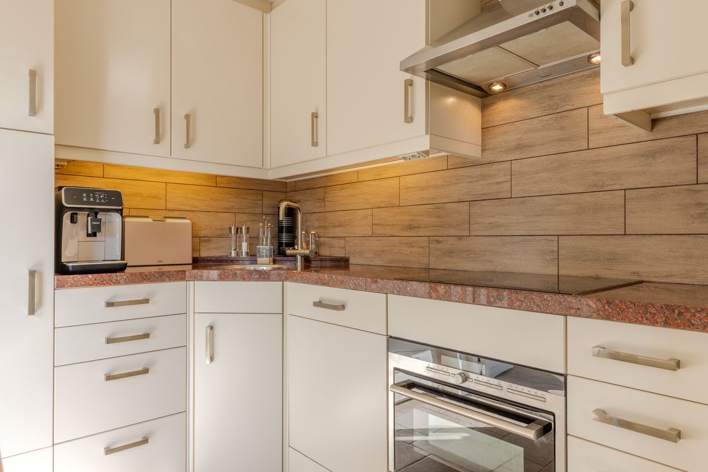 Photo 14 of Joke Smitlanden 31