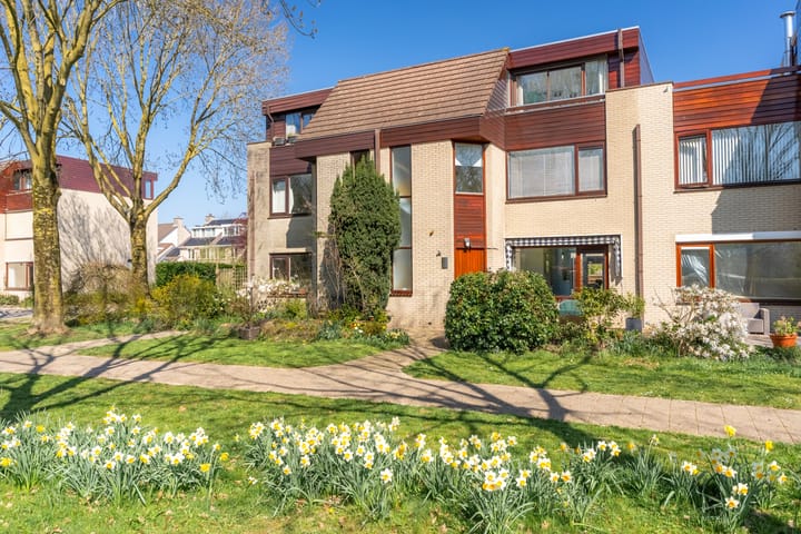 Foto 1 van Valkeniersborch 30